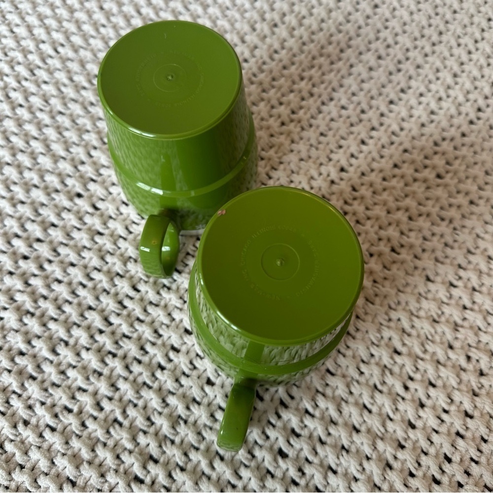 Vintage Avocado Green New-Mar Plastic Insulated Coffee Cups Daisy Design Set 2 - Picture 7 of 9
